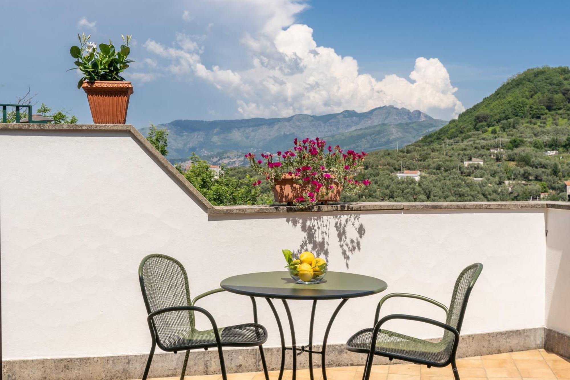 I Monolocali Apartment Sant'Agata sui due Golfi Bagian luar foto