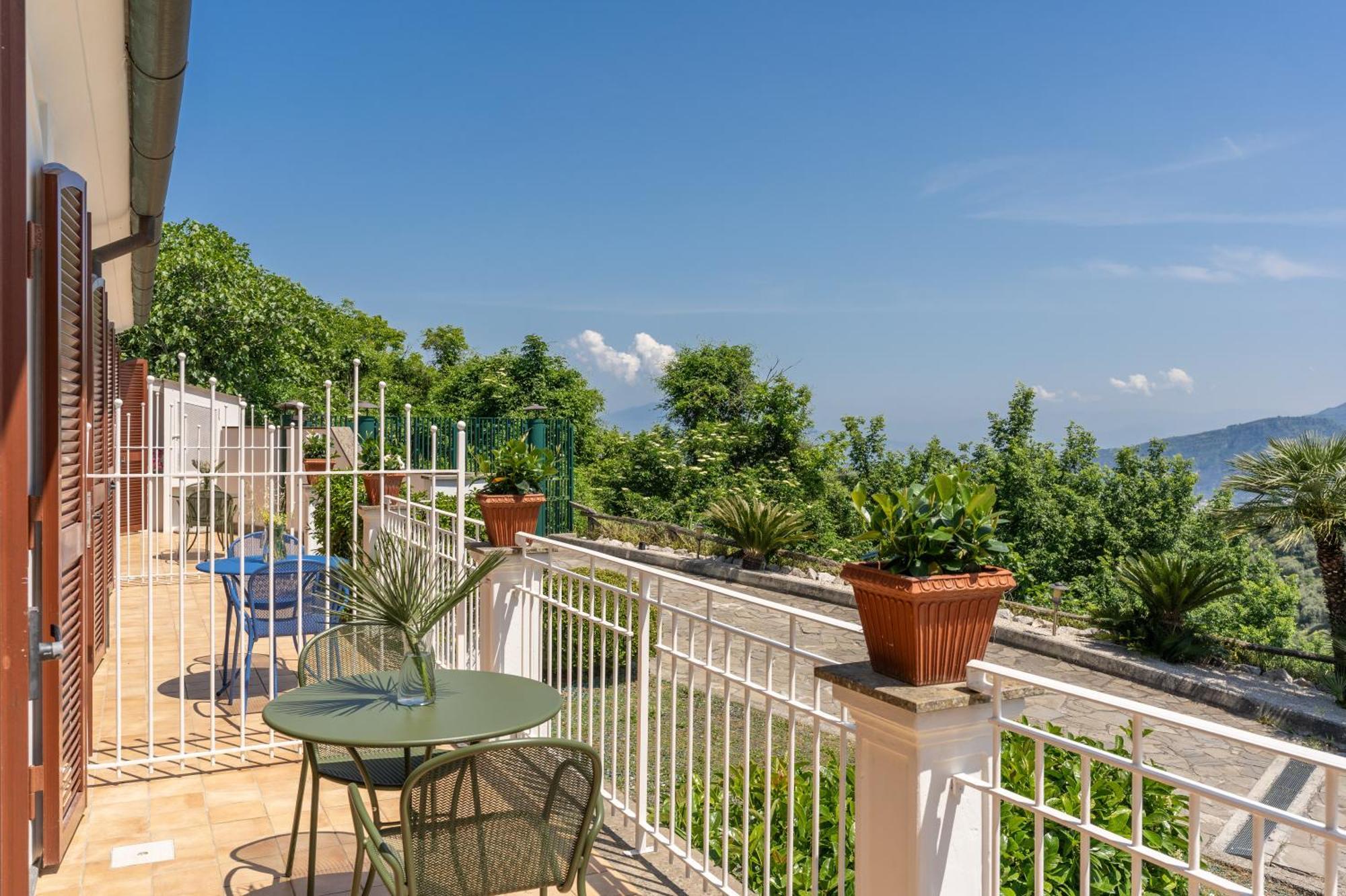 I Monolocali Apartment Sant'Agata sui due Golfi Bagian luar foto