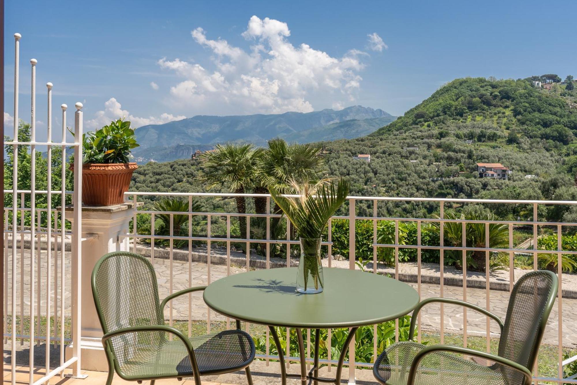 I Monolocali Apartment Sant'Agata sui due Golfi Bagian luar foto